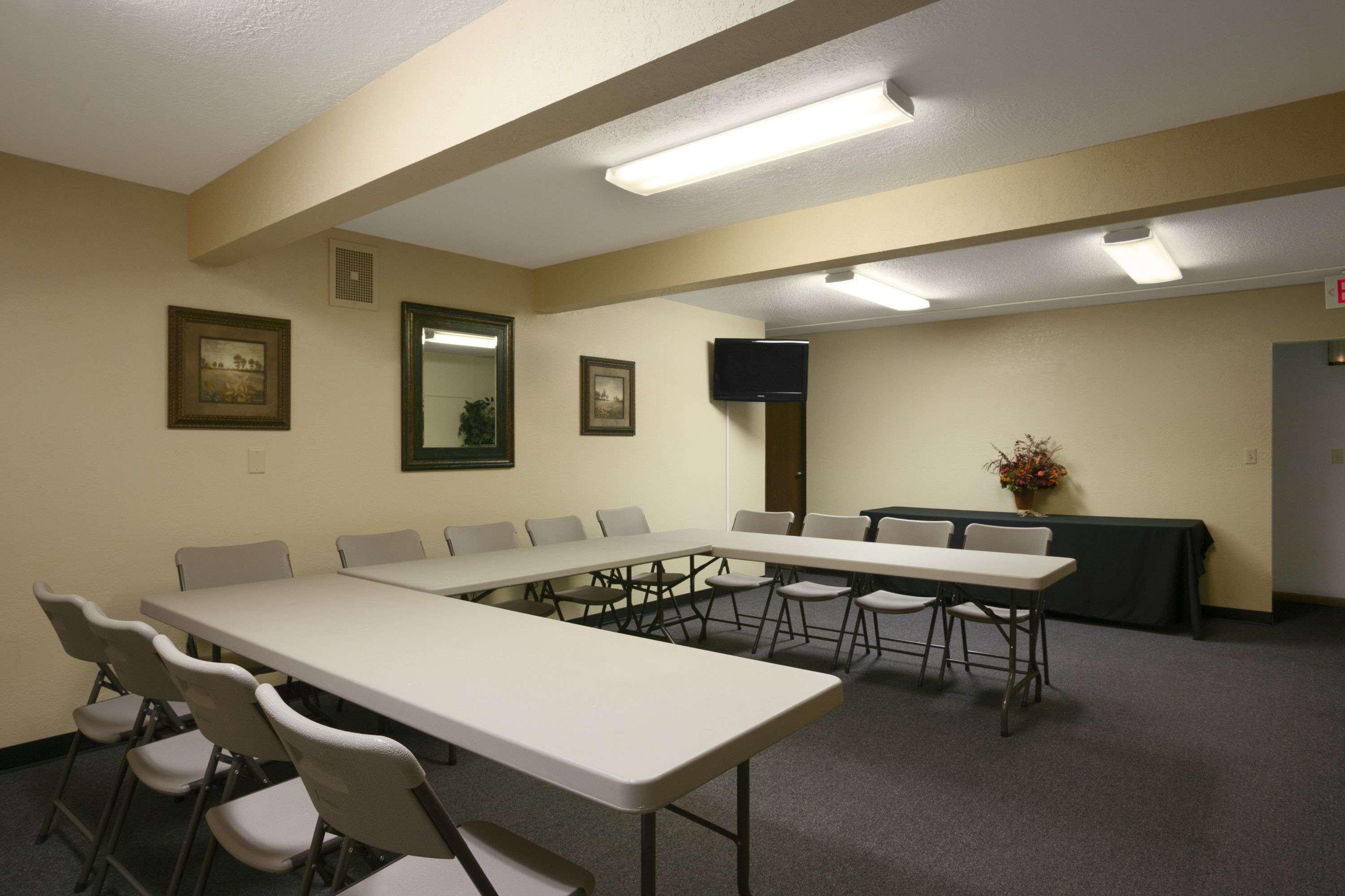 Super 8 By Wyndham Alexandria Mn Motel Екстериор снимка