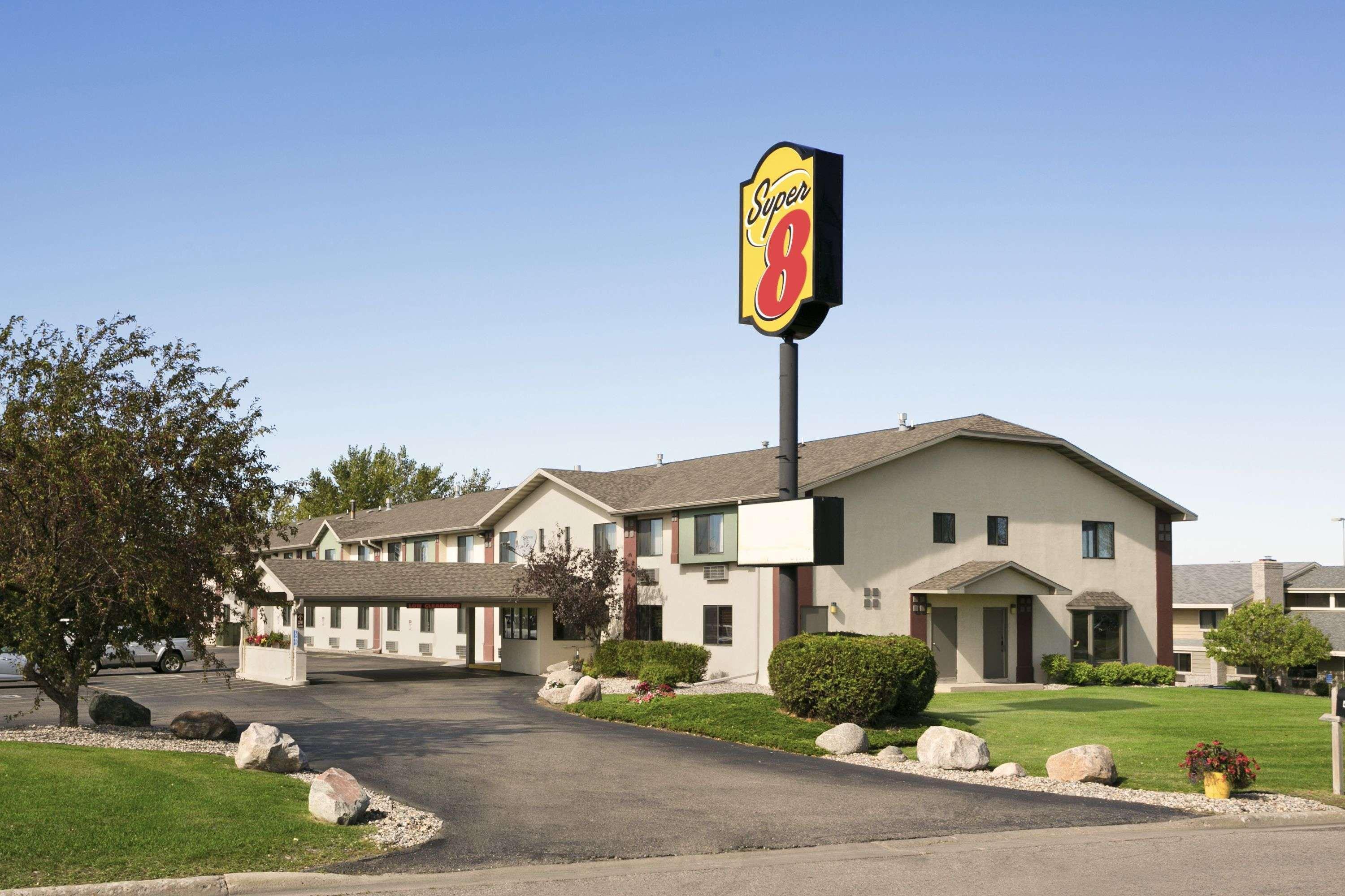 Super 8 By Wyndham Alexandria Mn Motel Екстериор снимка