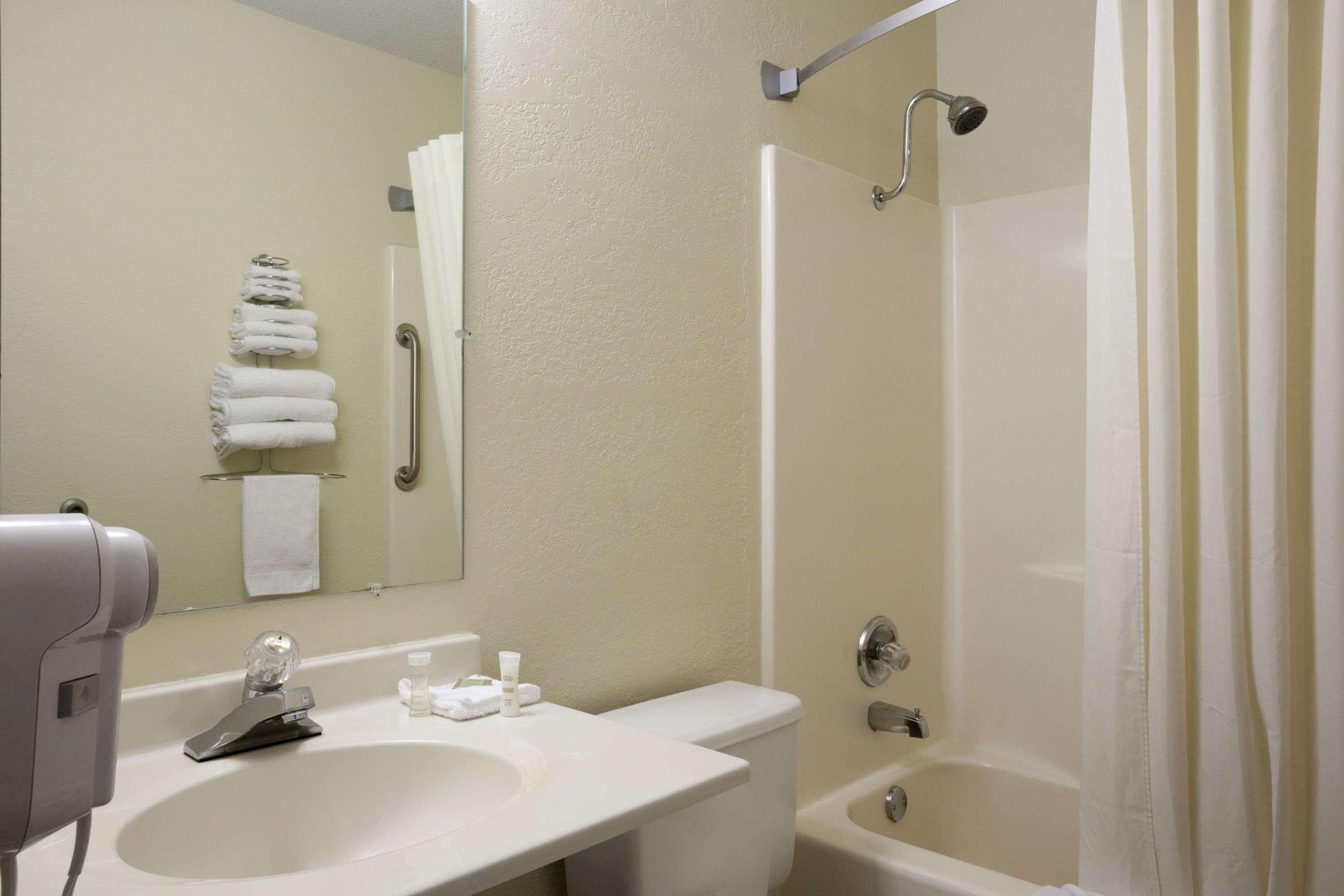 Super 8 By Wyndham Alexandria Mn Motel Екстериор снимка